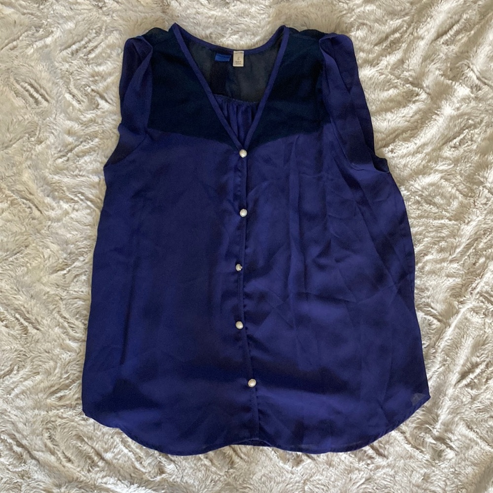 Francesca’s Sleeveless Blouse